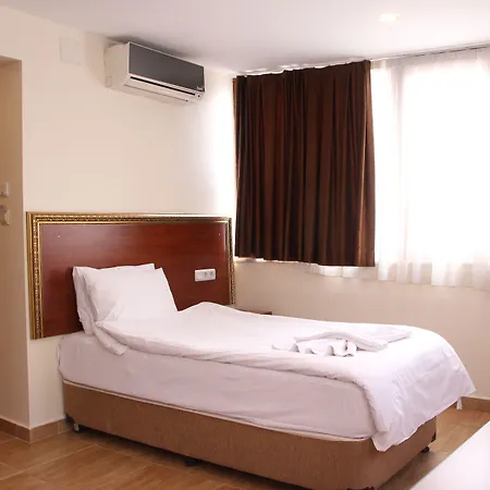 Otel Real Life 3*