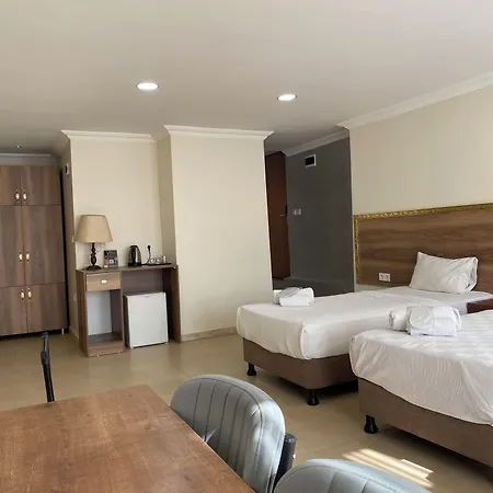Real Life Otel 3*
