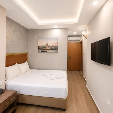 Real Life Otel 3*