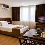 Hotel Real Life 3*