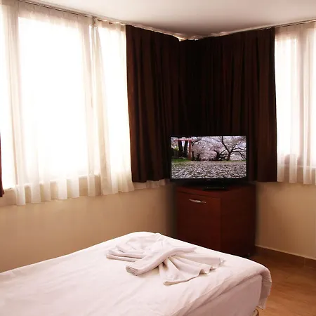 Hotel Real Life 3*