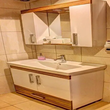 Real Life 3* İstanbul