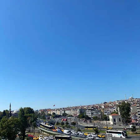 Real Life Hotel Istanboel