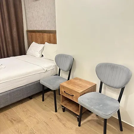 Real Life Hotel 2*