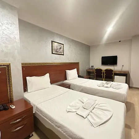 Real Life Hotel 2*