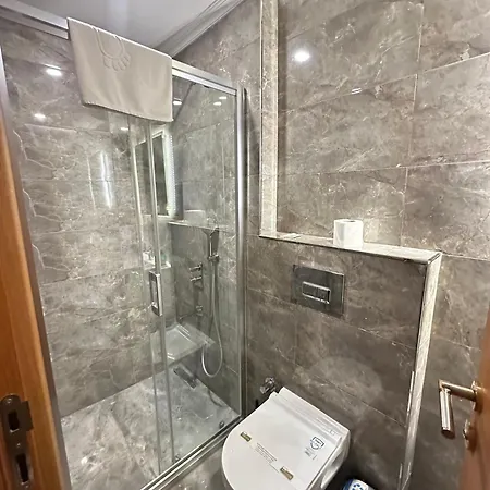 Hotel Real Life 2*