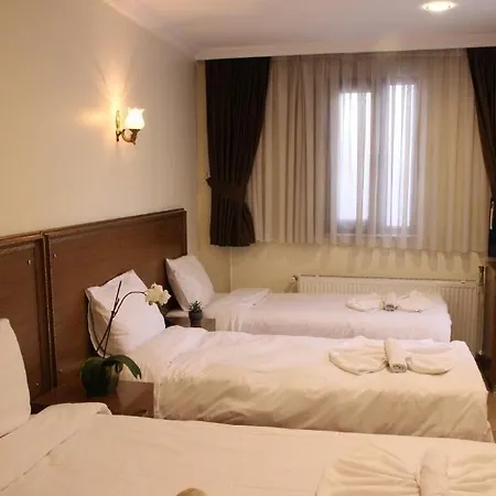 Real Life 3* İstanbul