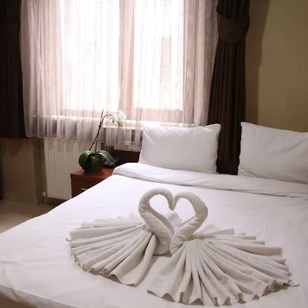 Real Life 3* İstanbul