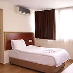 Hotel Real Life 3*