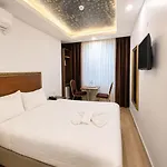 Hotel Real Life 3*