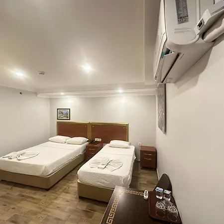 Hotel Real Life
