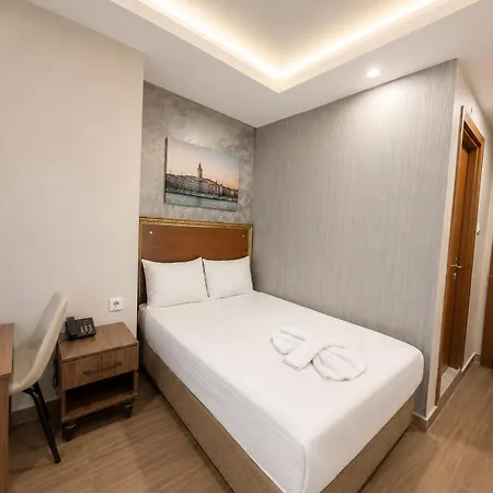 Otel Real Life 3*